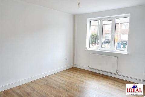 58 Fourth Avenue, Woodlands, Doncaster, DN6 7QB