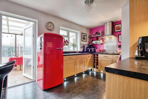 9 Coronation Crescent, Shuttington, Tamworth, B79 0EA