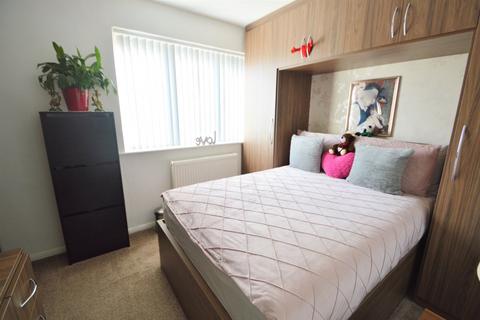 3 bedroom end of terrace house to rent, Torridge Road, Slough, Berkshire, SL3