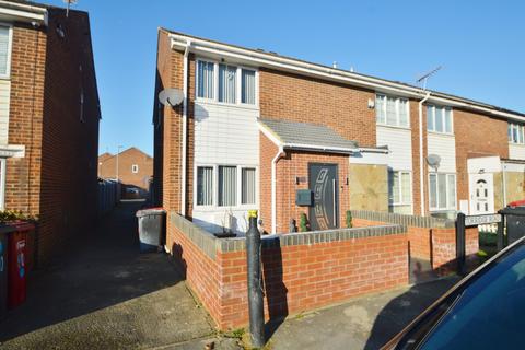 3 bedroom end of terrace house to rent, Torridge Road, Slough, Berkshire, SL3