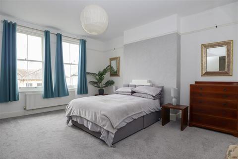 3 bedroom flat for sale, Pevensey Road, St Leonards-On-Sea