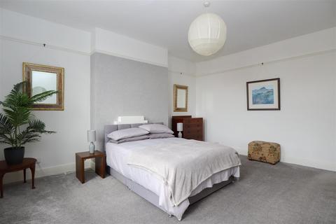 3 bedroom flat for sale, Pevensey Road, St Leonards-On-Sea