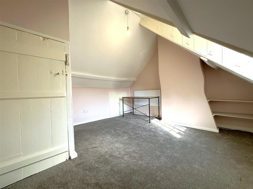 Second Bedroom 525