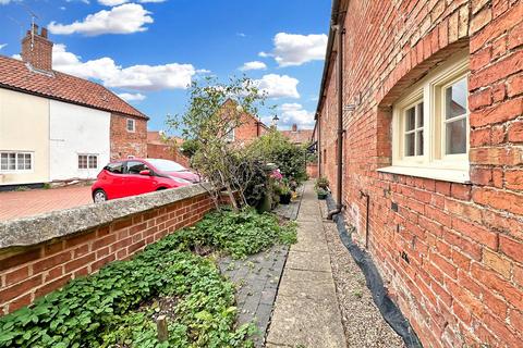 undefined, St. Leonards Court, Newark
