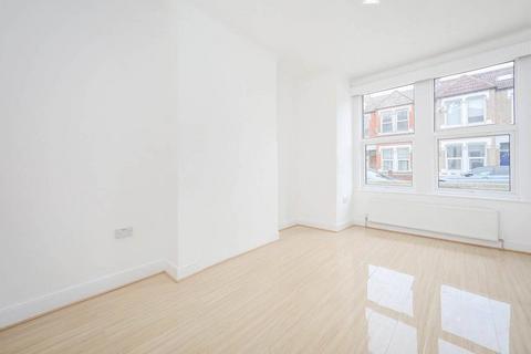 1 bedroom flat to rent, Woodbury Street, Tooting Broadway, London, SW17