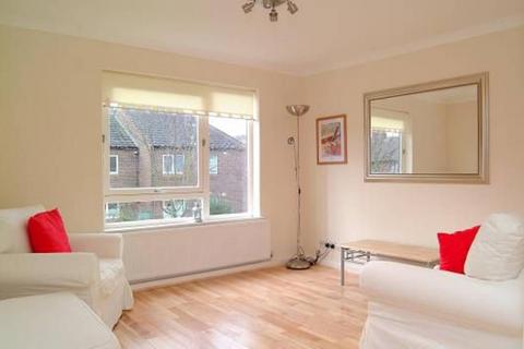 2 bedroom flat to rent, Crammond Close, Barons Court, London, W6