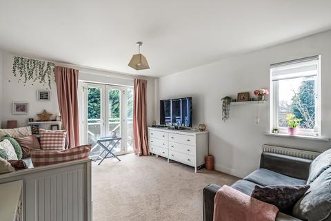 2 bedroom flat for sale, Kingswood Place, Station Road, Edenbridge, Kent