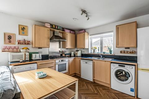 2 bedroom flat for sale, Kingswood Place, Station Road, Edenbridge, Kent