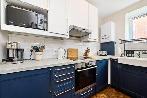 48 Triangle Place, London, SW4 7HX