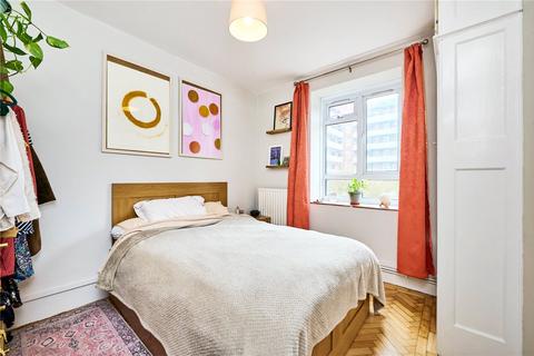 48 Triangle Place, London, SW4 7HX