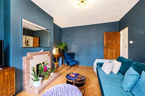 48 Triangle Place, London, SW4 7HX