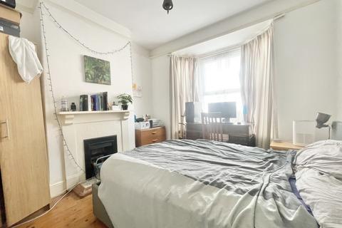 9 Oakfield Road, Exeter, EX4 1BA
