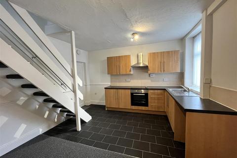 2 bedroom end of terrace house to rent, Denbigh Street, Ashton-Under-Lyne OL5