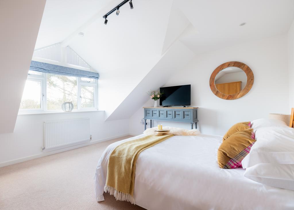 67b5ee3e04e92 High Croft-20