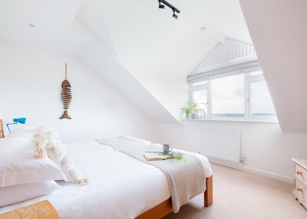 67b5ee230a4ff High Croft-6