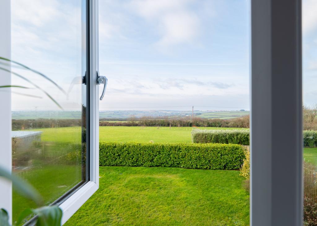 67b5ee2218a52 High Croft-15