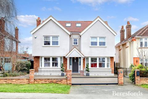 5 bedroom detached house for sale, Corbets Tey Road, Upminster, RM14