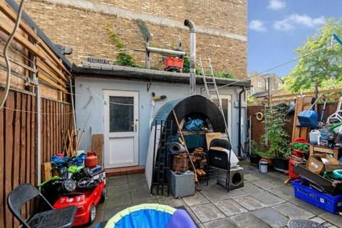 7 bedroom end of terrace house for sale, Beatty Road, Stoke Newington N16