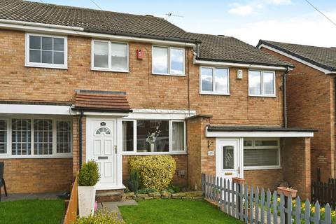 2 bedroom terraced house for sale, Woodlea Grove, Yeadon, Leeds