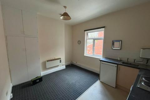 Studio to rent, Somerset Road, Bolton