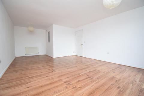 2 bedroom flat to rent, St Christophers Walk, Burton Street WF1