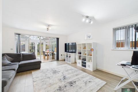 3 bedroom end of terrace house for sale, Siena Drive, Pound Hill RH10