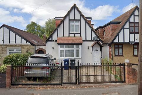 4 bedroom detached house for sale, Millet Road, Greenford UB6