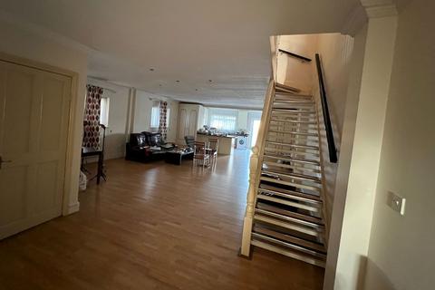 4 bedroom detached house for sale, Millet Road, Greenford UB6