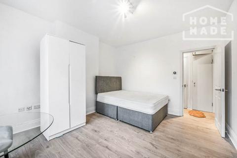 Studio to rent, Waterloo Estate, SE1