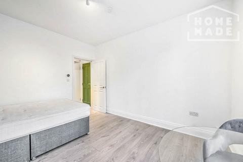 Studio to rent, Waterloo Estate, SE1