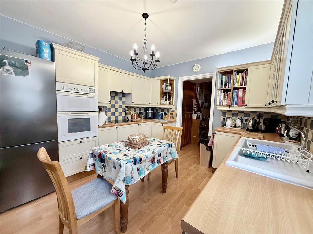 Kitchen 2