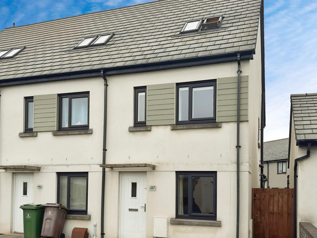 Killerton Lane, Plymouth, PL9 3 bed end of terrace house - £270,000