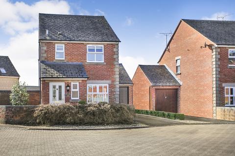 3 bedroom detached house for sale, Radburn Close, Moreton-in-Marsh, Gloucestershire. GL56 0JP