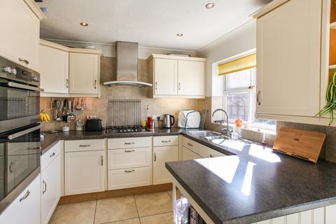 3 bedroom detached house for sale, Radburn Close, Moreton-in-Marsh, Gloucestershire. GL56 0JP