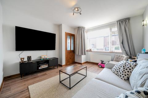 3 bedroom terraced house for sale, Park View Avenue, Leeds LS4