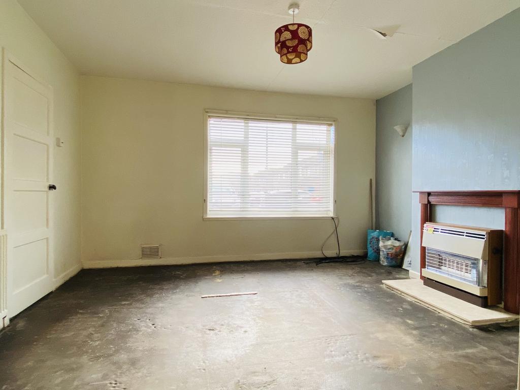 21 Priestlands Drive, Dumfries, DG2 7 LQ - Braidwoo