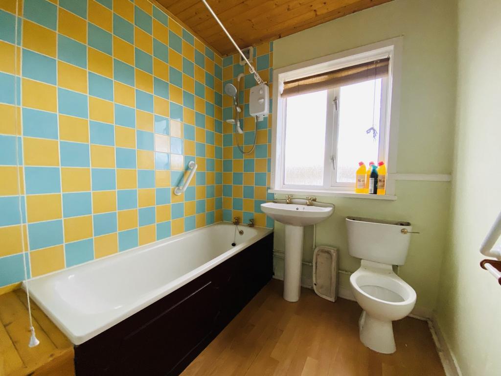 21 Priestlands Drive, Dumfries, DG2 7 LQ - Braidwoo