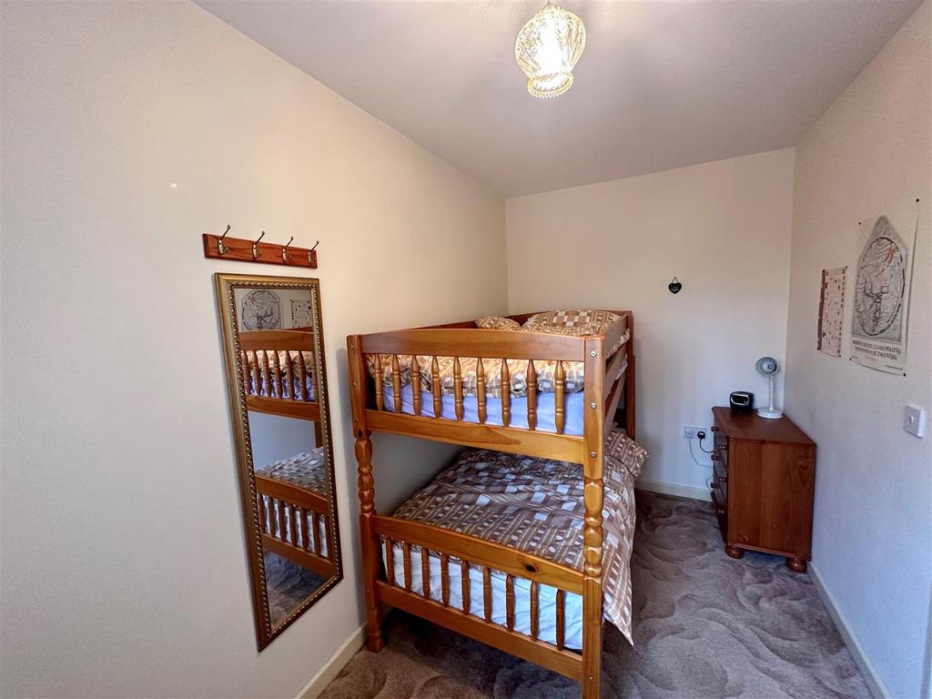 Bedroom 1.jpg