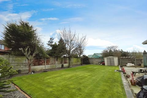 4 bedroom semi-detached bungalow for sale, Milldale Road, Leigh