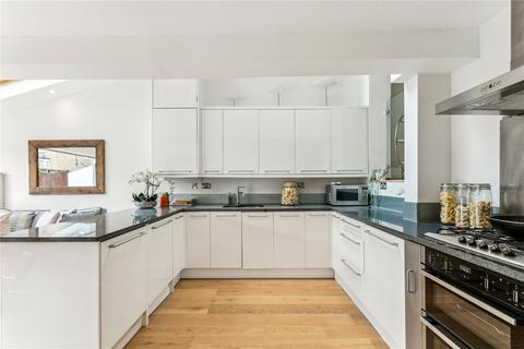 4 Gayville Road, London, SW11 6JP