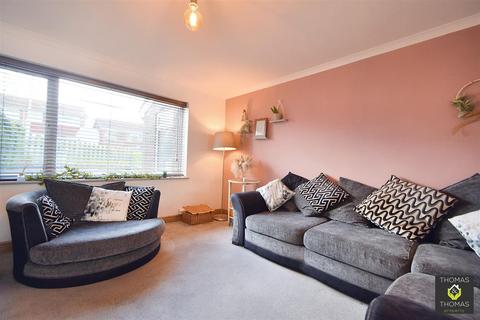 69 Eagle Way, Abbeydale, Gloucester, GL4 4WS