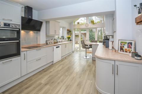 4 bedroom semi-detached house for sale, Victors Crescent, Hutton, Brentwood