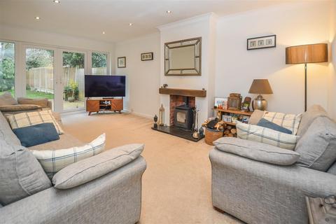 4 bedroom semi-detached house for sale, Victors Crescent, Hutton, Brentwood