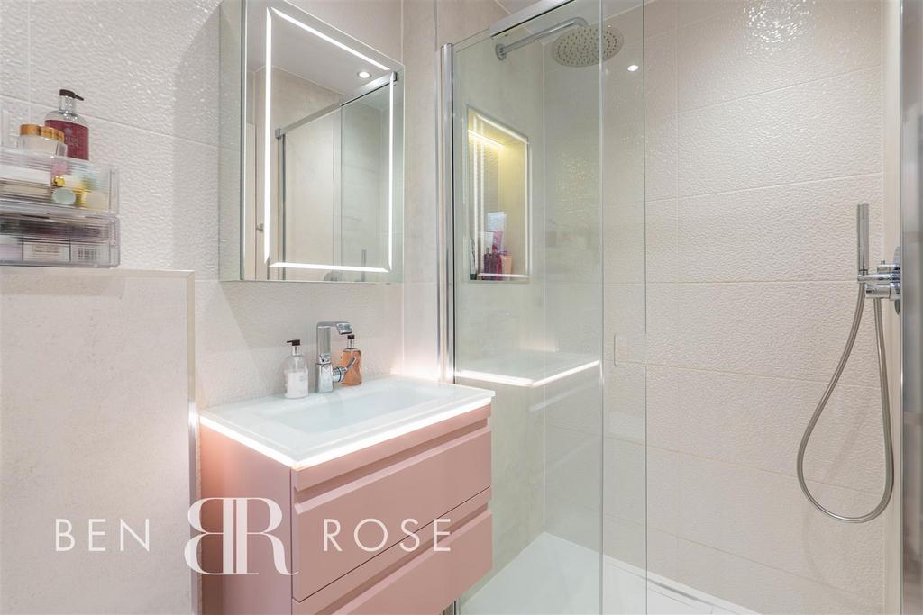 Master Ensuite