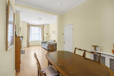 3 bedroom terraced house for sale, Hydethorpe Road, SW12