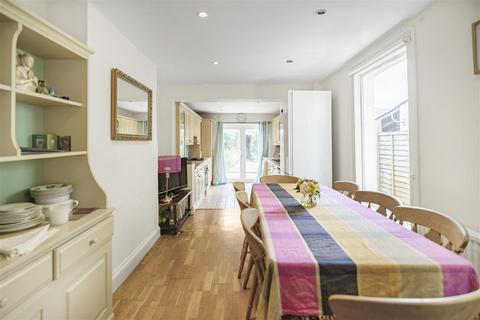 3 bedroom terraced house for sale, Hydethorpe Road, SW12