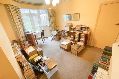 37 Upcroft Avenue, Edgware, HA8 9RA