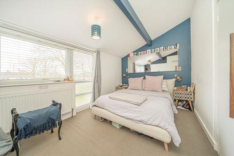 undefined, Castle Green, Weybridge KT13