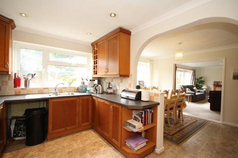 4 bedroom detached house for sale, Woking GU22