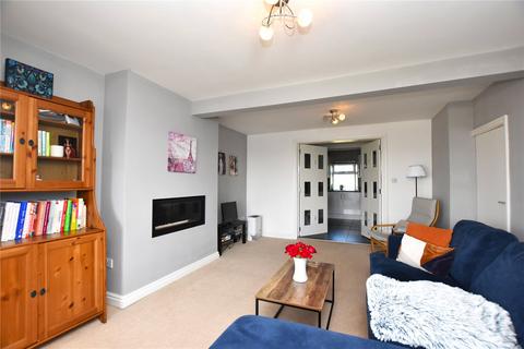 2 bedroom terraced house for sale, North Terrace, Yeadon, Leeds, West Yorkshire